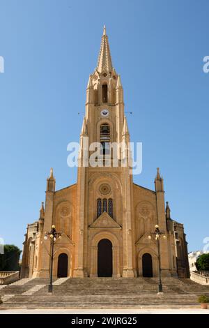 Die Pfarrkirche unserer Lieben Frau von Loreto, auch bekannt als Ghajnsielem Parish Church, wurde am 18. August 1989 in Mgarr, Malta, gesegnet und geweiht Stockfoto