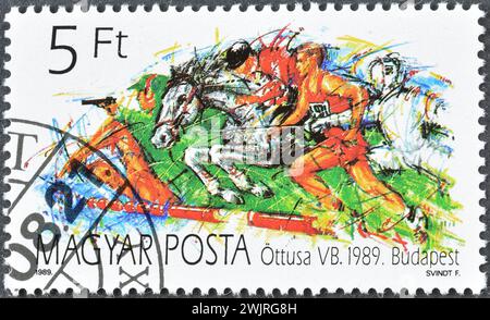 Gestempelte Briefmarke, gedruckt von Ungarn, die 31. Modern Pentathlon World Championships um 1980 fördert. Stockfoto