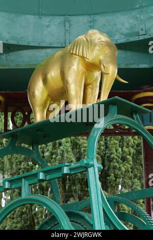 Der Maharajah-Brunnen, ein viktorianischer Brunnen, ein Geschenk eines indischen Prinzen an das Dorf Stoke Row, Oxfordshire, England Stockfoto