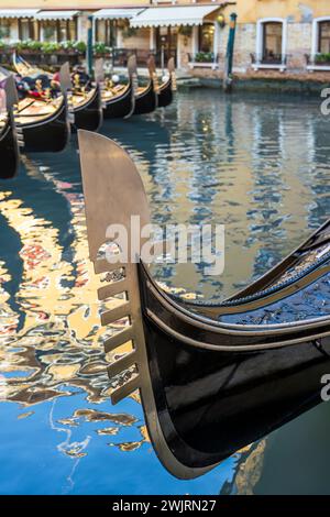Vertäute Gondel, Venedig, Venetien, Italien Stockfoto