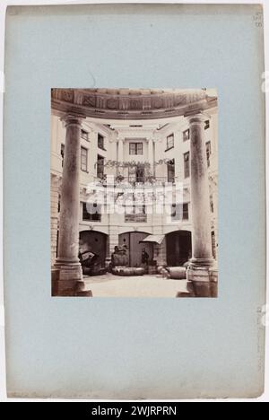 Emonts or Emonds, Pierre (Nr. 1831-03-29-D.1912), Hotel de Beauvais, 68 rue Francois Miron, 4. Arrondissement, Paris (Dummy title), 1862, Albumin-Papier. Carnavalet Museum, Geschichte von Paris. Stockfoto