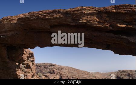 Spektakuläre vertikale Wände von Barranco Hondo, Deep Ravine, Gran Canaria, Kanarischen Inseln, Rock arco del Coronadero Stockfoto