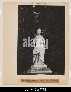 Blancard, Hippolyte (1843 - D.1924), Anne de Bretagne von Jean Debay (1802-1862), Statue des luxemburgischen Gartens, 6. Arrondissement, Paris (Dummy-Titel), 1890. Platin-Verlosung. Carnavalet Museum, Geschichte von Paris. Stockfoto