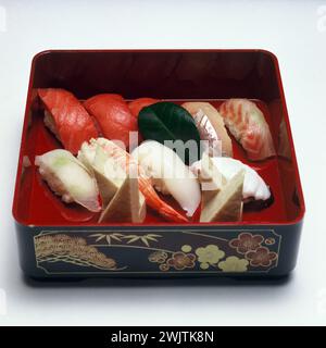 Essensgericht. Japanisch. Sushi-Box. Stockfoto