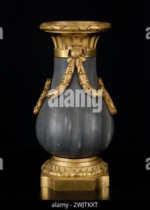 Anonym. Vase montiert. Marmor, vergoldete Bronze, 1780-1790. Paris, Cognacq-Jay Museum. 79923-28 Bronze Dore, Marmor, Vase Monte, 18. 18. 18. 18. 1! EME 18. 18. Jahrhundert Stockfoto