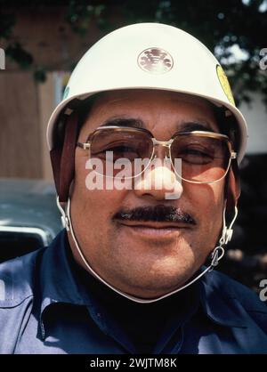 Japan. Nagasaki. Außenporträt eines örtlichen Verkehrsoffiziers. Stockfoto