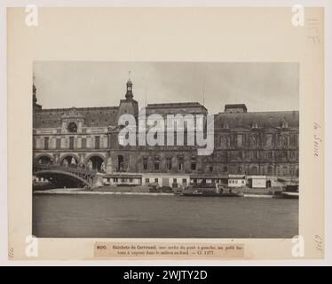 Blancard, Hippolyte (1843 - D.1924), ein Brückenbogen vor den Carrousel-Theken und ein kleines Dampfboot vor den Kais, 1. Arrondissement, Paris (Dummy-Titel), 1890. Platin-Verlosung. Carnavalet Museum, Geschichte von Paris. Stockfoto