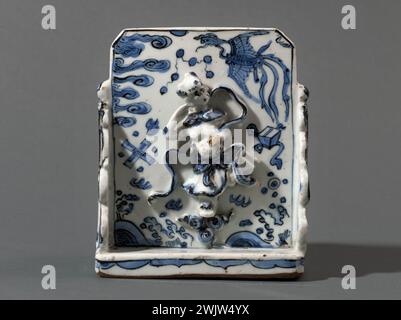 Tabellenbildschirm. „Blau-weiß“ Porzellan, Ming. Provenienz: China. Paris, Cernuschi Museum. 78838-20 Asiatische Kunst, chinesische Kunst, feine Keramik, ming-Dynastie, Tischschirm, Porzellan Stockfoto