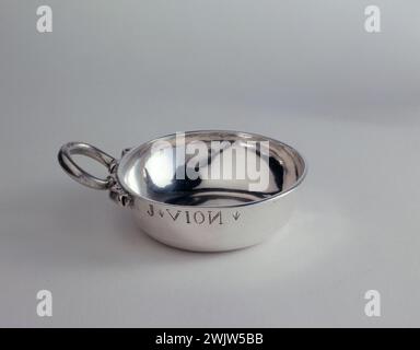 Anonym. „Taste-vin“. Geld. 18. Jahrhundert. Museum der Schönen Künste der Stadt Paris, Petit Palais. 74385-10 Silber, Besteck, Engpass, Tastevin Stockfoto