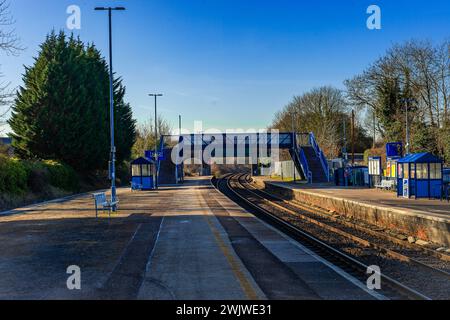 Dieselbetriebener Personennahverkehr-S-Bahnhof. Stockfoto