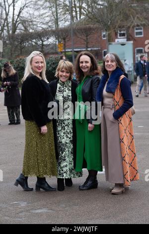 Ascot, Berkshire, Großbritannien. Februar 2024. Rennfahrer, die zum Betfair Ascot Chase Raceday auf der Ascot Racecourse ankommen. Quelle: Maureen McLean/Alamy Live News Stockfoto