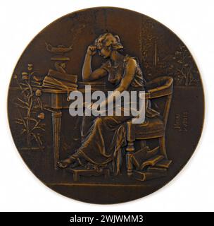 Henri Alfred Auguste Dubois (1859-1943). „Die Studienmedaille“. Metall, Bronze. Museum der Schönen Künste der Stadt Paris, Petit Palais. 57555-2 sitzend, Bronze, Arbeitszimmer, Sessel, Frau, Blume, Zauberlampe, Buch, Medaille, Möbel, Metall, Numismatik, Möbel, Tisch Stockfoto