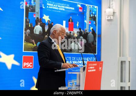 17. Februar 2024 Barcelona, SpainPolitics Barcelona-P.M. Costa erhält Europäischen Preis die Partit Socialista de Catalunya (PSC) vergibt den Europäischen Wertepreis an Antonio Costa, den amtierenden Premierminister Portugals. Costa, die für den 10. März in Portugal vorzeitige Wahlen ankündigte, wurde von einem Bericht der portugiesischen Staatsanwaltschaft über eine Lithiummine und einen Korruptionsskandal berührt. Während der Veranstaltung überreichte ihm der Generalsekretär des PSK, Salvador Illa, den Preis. El Partit Socialista de Catalunya (PSK) entrega el Premio a los Valores Europeos a Antonio Cos Stockfoto