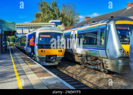 Dieselbetriebener Pendler-Vorortbahnhof. West midlands england großbritannien Stockfoto