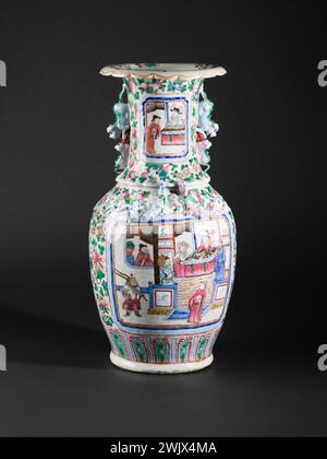 Anonym. „Vase (eines Paares)“. Keramik. Paris, das Haus von Victor Hugo. 122634-4 Asiatische Kunst, chinesische Kunst, Kunst des extremen Ostens, Keramik, Chinesisch, Einrichtung, Blume, Charakter, Vase Stockfoto