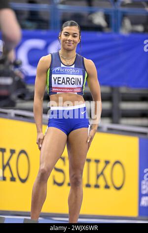 Birmingham England -17-2-2024 : Nicole Yeargin 400-m-Läufe der Frauen in der Utilita Arena von Birmingham für die Microplus UK Leichtathletics Indoor Championships 2024 in Großbritannien. Quelle: PATRICK ANTHONISZ/Alamy Live News Stockfoto