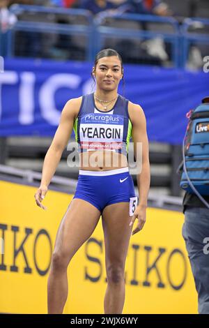 Birmingham England -17-2-2024 : Nicole Yeargin 400-m-Läufe der Frauen in der Utilita Arena von Birmingham für die Microplus UK Leichtathletics Indoor Championships 2024 in Großbritannien. Quelle: PATRICK ANTHONISZ/Alamy Live News Stockfoto