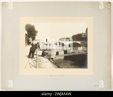 Zu ändernde Schriftart. "Mann auf einer Balustrade in der Nähe des Pont au Change, 1. Arrondissement, Paris". Foto von G. Verdan. Gelatino-Silberbromid-Entnahme. Juli 1903. Paris, Carnavalet Museum. 123090-26 Stockfoto
