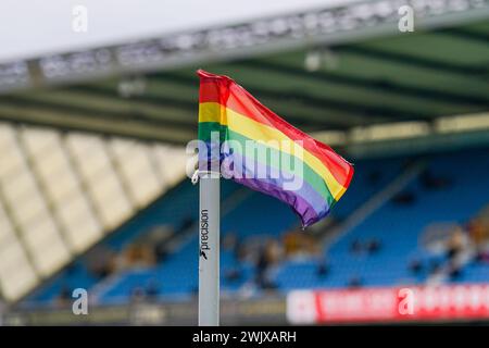 London, Großbritannien. Februar 2024. Regenbogen-Eckflagge beim Millwall FC gegen Sheffield Wednesday FC SKY Bet EFL Championship Match im den, London, England, Großbritannien am 17. Februar 2024 Credit: Every Second Media/Alamy Live News Stockfoto