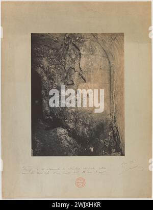 Bruchstücke der Einfriedung von Philippe Auguste im Keller eines Hauses in der Rue Dauphine 38. Paris (6. Arr.). Foto von Jean Barry. Gelatino-Silberbromid-Verlosung, März 1903. Paris, Carnavalet Museum. 123074-6 Stockfoto
