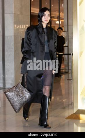 Sungnam, Südkorea. Februar 2024. Die südkoreanische Sängerin und Schauspielerin Nana (Herkunftsname: Im Jin-Ah) nimmt am 15. Februar 2024 an einem Fotoanruf für die GIVENCHY Spring-Summer 2024 Collection im Hyundai Department Flagship Store in Sungnam, Südkorea, Teil. (Foto: Lee Young-HO/SIPA USA) Credit: SIPA USA/Alamy Live News Stockfoto