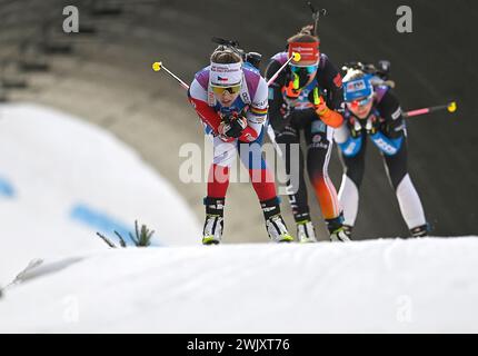 Von links Tschechische Tereza Vobornikova, Janina Hettich-Walz von Deutschland, Regina Ermits von Estland im Einsatz während des 4x6-km-Staffellaufs der Frauen während der Biathlon-Weltmeisterschaft 2024, in Nove Mesto na Morave, Bezirk Zdar, Region Vysocina, Tschechische Republik, 17. Februar, 2024. (CTK Foto/Lubos Pavlicek) Stockfoto
