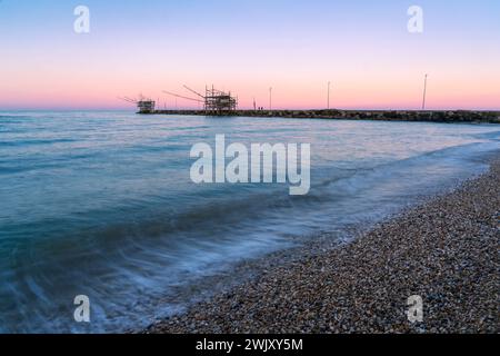 Trabocco San Giacomo e Vento di Scirocco ein traditionelles Holzfischerhaus. San Vito Chietino, Chieti, Abruzzen, Italien, Europa. Stockfoto