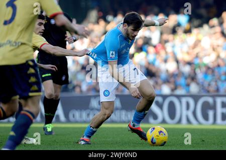 Neapel, Italien. Februar 2024. Foto Alessandro Garofalo/LaPresse 17 febbraio 2024 Napoli, Italia Sport calcio Napoli vs Genua - Campionato di calcio Serie A TIM 2023/2024 - stadio Diego Armando Maradona Nella Foto: Khvicha Kvaratskhelia (SSC Neapel); 17. Februar 2024 Neapel, Italien Sport Fußball Napoli vs Genua - italienische Fußballmeisterschaft Liga A TIM 2023/2024 - Diego Armando Maradona Stadion. Auf dem Bild: Khvicha Kvaratskhelia (SSC Neapel); Credit: LaPresse/Alamy Live News Stockfoto