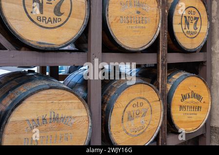 Holzfässer im Zentrum von Lynchburg, Tennessee Stockfoto