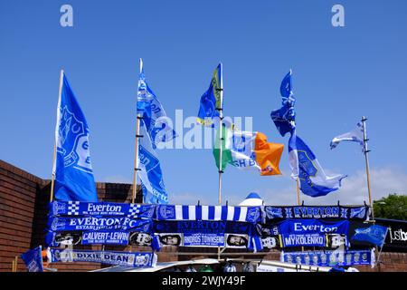 Everton-Fans demonstrieren gegen den 10-Punkte-Abzug, der dem Verein auferlegt wurde, weil er gegen die PSR-Regeln verstoßen hat. Stockfoto