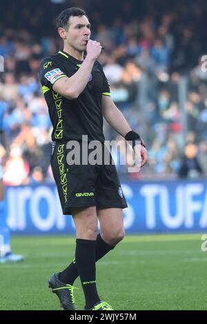 Neapel, Italien. Februar 2024. Juan Luca Sacchi, Schiedsrichter beim Spiel der Serie A zwischen SSC Napoli und Genua CFC im Diego Armando Maradona Stadium Credit: Independent Photo Agency/Alamy Live News Stockfoto