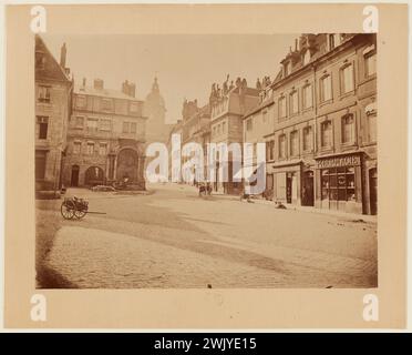 Robardet, Alfred (1851-?), Blick auf die Grande rue de Besancoon und den Geburtsort von Victor Hugo (dummer Titel), 1880. Zeichnen Sie auf Albuminpapier. Häuser von Victor Hugo Paris - Guernsey. Stockfoto