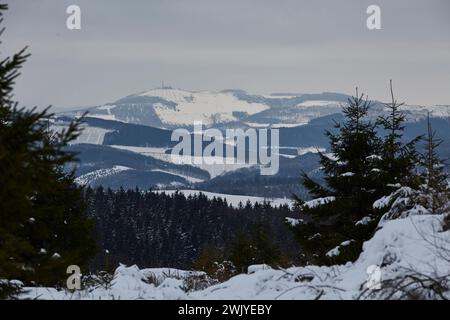 Winterlandschaft in Warstein, Schneewanderung zum Lörmecke Turm, Aussichtsplattform, Kreis Soest, Sauerland, NRW, Deutschland, Europa, Deutschland, Europa Stockfoto