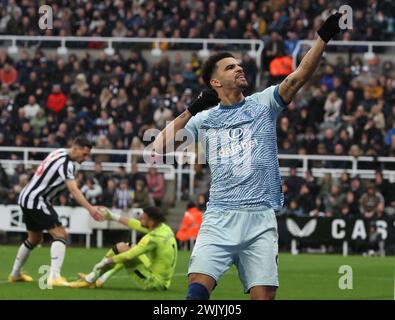 Newcastle upon Tyne, Großbritannien. Februar 2024. Dominic Solanke vom AFC Bournemouth feiert das Tor während des Premier League-Spiels in St. James' Park, Newcastle Upon Tyne. Der Bildnachweis sollte lauten: Nigel Roddis/Sportimage Credit: Sportimage Ltd/Alamy Live News Stockfoto
