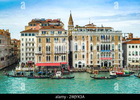 Hotel Bauer und andere Palazzi am Canal Grande, Venedig, italien Stockfoto