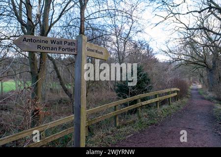 Wegweiser in Richtung Kinneil römische Festung, gelegen an der Antonine Mauer, Kinneil Anwesen, Bo'ness, Schottland Stockfoto