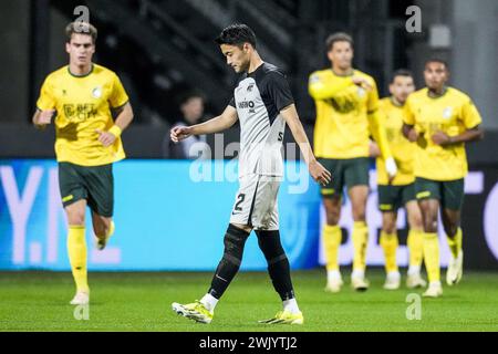 SITTARD - Yukinari Sugawara von AZ Alkmaar ist enttäuscht über das Ergebnis 1-0 während des niederländischen Eredivisie-Spiels zwischen Fortuna Sittard und AZ Alkmaar im Fortuna Sittard Stadium am 17. Februar 2024 in Sittard, Niederlande. ANP ED VAN DE POL Stockfoto