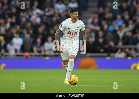 London, Großbritannien. Februar 2024. Cristian Romero von Tottenham Hotspur während der Spurs vs Wolverhampton Wanderers, Premier League Spiel im Tottenham Hotspur Stadium London. Dieses Bild ist NUR für REDAKTIONELLE ZWECKE bestimmt. Für jede andere Verwendung ist eine Lizenz von Football DataCo erforderlich. Quelle: MARTIN DALTON/Alamy Live News Stockfoto