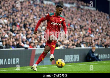 London, Großbritannien. Februar 2024. Nelson Semedo von Wolverhampton Wanderers während der Spurs vs Wolverhampton Wanderers, Premier League Spiel im Tottenham Hotspur Stadium London. Dieses Bild ist NUR für REDAKTIONELLE ZWECKE bestimmt. Für jede andere Verwendung ist eine Lizenz von Football DataCo erforderlich. Quelle: MARTIN DALTON/Alamy Live News Stockfoto