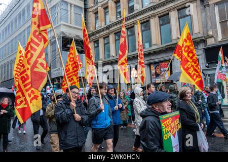 Glasgow, Schottland, Großbritannien. Februar 2023. Palästinensische Unterstützer aus ganz Schottland nehmen an einer Kundgebung auf dem George Square Teil, um einen Waffenstillstand in Gaza zu fordern, gefolgt von einem marsch, um dasselbe bei der Konferenz der Scottish Labour Party im Scottish Exhibition Centre zu fordern. Quelle: R.Gass/Alamy Live News Stockfoto