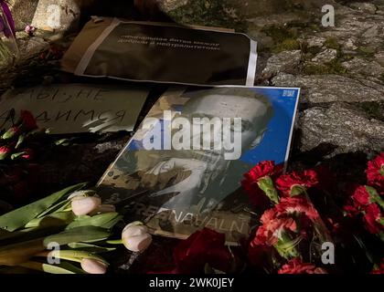 Breslau, Breslau, Polen. Februar 2024. Breslau verabschiedet sich von Alexej Nawalny unter dem Denkmal für die Opfer des Stalinismus. (Kreditbild: © Krzysztof Zatycki/ZUMA Press Wire) NUR REDAKTIONELLE VERWENDUNG! Nicht für kommerzielle ZWECKE! Stockfoto