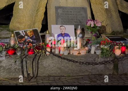 Breslau, Breslau, Polen. Februar 2024. Breslau verabschiedet sich von Alexej Nawalny unter dem Denkmal für die Opfer des Stalinismus. (Kreditbild: © Krzysztof Zatycki/ZUMA Press Wire) NUR REDAKTIONELLE VERWENDUNG! Nicht für kommerzielle ZWECKE! Stockfoto