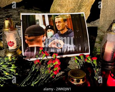 Breslau, Breslau, Polen. Februar 2024. Breslau verabschiedet sich von Alexej Nawalny unter dem Denkmal für die Opfer des Stalinismus. (Kreditbild: © Krzysztof Zatycki/ZUMA Press Wire) NUR REDAKTIONELLE VERWENDUNG! Nicht für kommerzielle ZWECKE! Stockfoto