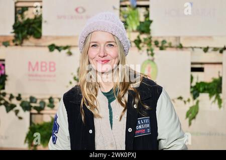 Berlin, Deutschland. Februar 2024. Stefanie Stappenbeck kommt zur MMB Party (Medienboard Berlin-Brandenburg) am Holzmarkt während der 74. Berlinale. Annette Riedl/dpa/Alamy Live News Stockfoto