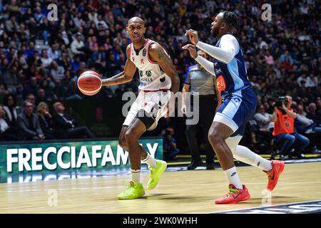 Torino, Italien. Februar 2024. UNAHOTELS Reggio Emilia Jamar Smith während des Halbfinalspiels der Frecciarossa Final Acht Basket zwischen UNAHOTELS Reggio Emilia und GeVi Napoli Basket in Turin Norditalien - Samstag, 17. FEBRUAR 2024. Sport - Basket (Foto: Marco Alpozzi/Lapresse) Credit: LaPresse/Alamy Live News Stockfoto