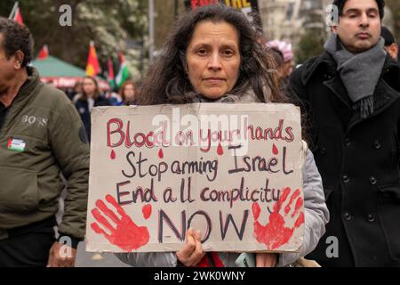 Zentrum von London, Großbritannien. Februar 2023. Zehntausende von Menschen marschierten von der Park Lane im Zentrum Londons zur israelischen Botschaft, der marsch war laut, aber friedlich. Quelle: Natasha Quarmby/Alamy Live News Stockfoto