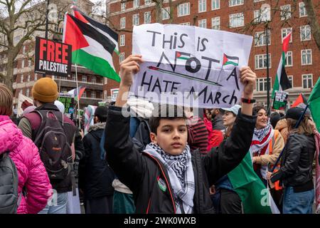Zentrum von London, Großbritannien. Februar 2023. Zehntausende von Menschen marschierten von der Park Lane im Zentrum Londons zur israelischen Botschaft, der marsch war laut, aber friedlich. Quelle: Natasha Quarmby/Alamy Live News Stockfoto