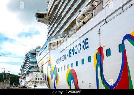 Puerto Plata, Puerto Plata, USA. Januar 31, 2024. Norwegian Encore schmückt Puerto Plata, DR, und bietet Kreuzfahrern ein Tor, um die üppige Landschaft zu erkunden. Passagiere begeben sich auf immersive Abenteuer, entdecken lokalen Charme und lebendige Landschaften (Bild: © Walter G Arce SR Grindstone Medi/ASP) NUR REDAKTIONELLE VERWENDUNG! Nicht für kommerzielle ZWECKE! Stockfoto