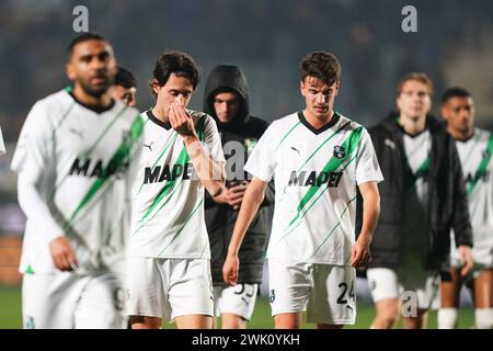 Bergamo, Italien. Februar 2024. Foto Spada/LaPresse 17. Februar 2024 - Bergamo, Italia - Sport, calcio - Atalanta vs Sassuolo - Campionato italiano di calcio Serie A TIM 2023/2024 - Stadio Gewiss. Nella Foto: Delusione Fine Gara (US Sassuolo); 17. Februar 2024 Bergamo, Italien - Sport, calcio - Atalanta vs Sassuolo - Serie A Fußball-Meisterschaft 2023/2024 - Gewiss-Stadion. Im Bild: Delusion End Match (US Sassuolo); Credit: LaPresse/Alamy Live News Stockfoto