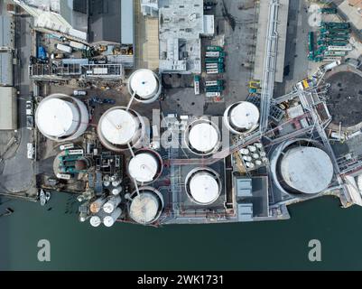 Die Eier des Gäreiers der Newtown Creek Wastewater Treatment Plant in Greenpoint, Brooklyn. Stockfoto